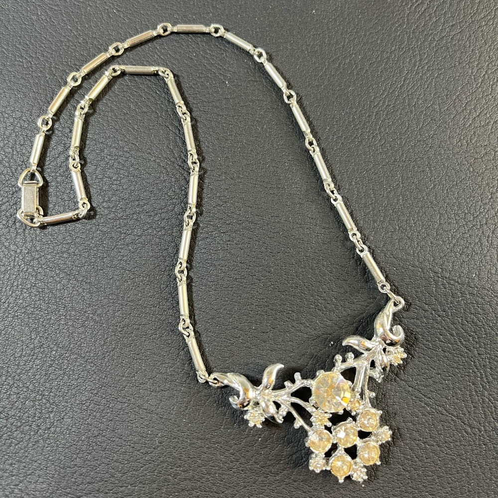 Silver tone Rhinestone Floral Necklace - Picture 3 of 4